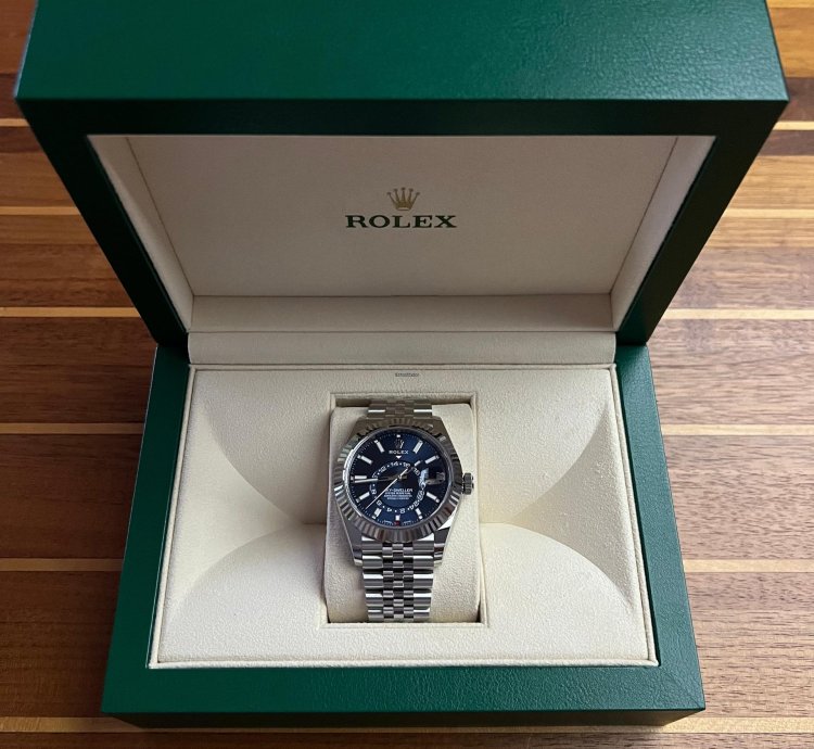 Rolex Sky-dweller Blue In Stock Jubilee-band 06 22 Unworn Lc100