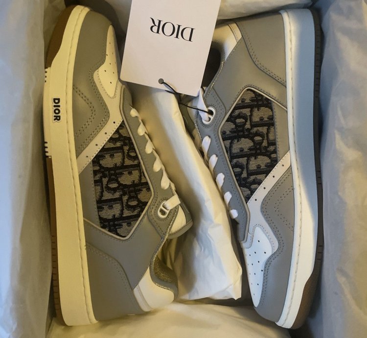 B27 Low Top Sneaker brand New