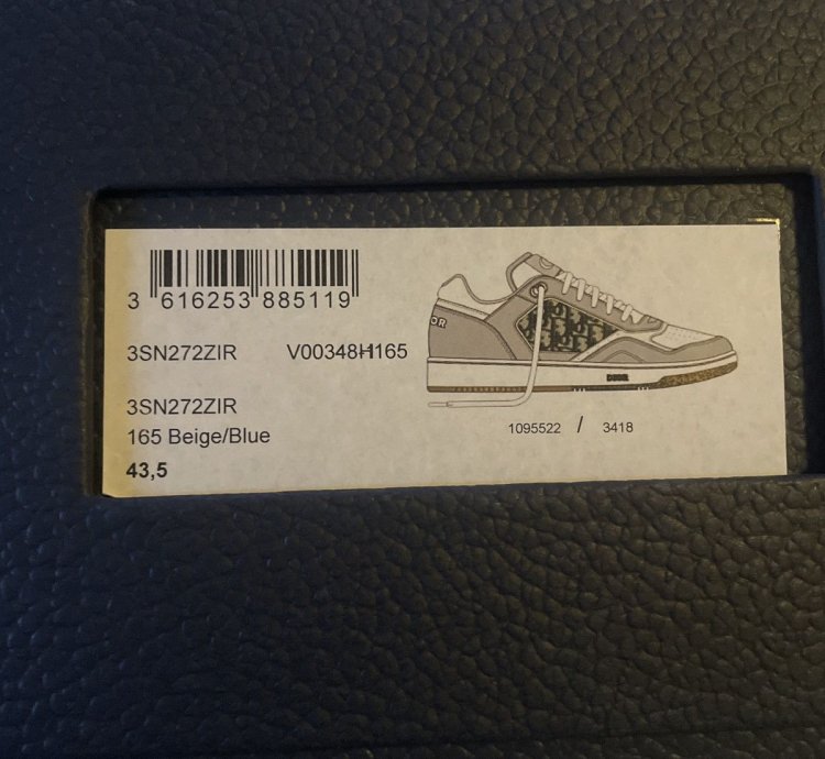 B27 Low Top Sneaker brand New