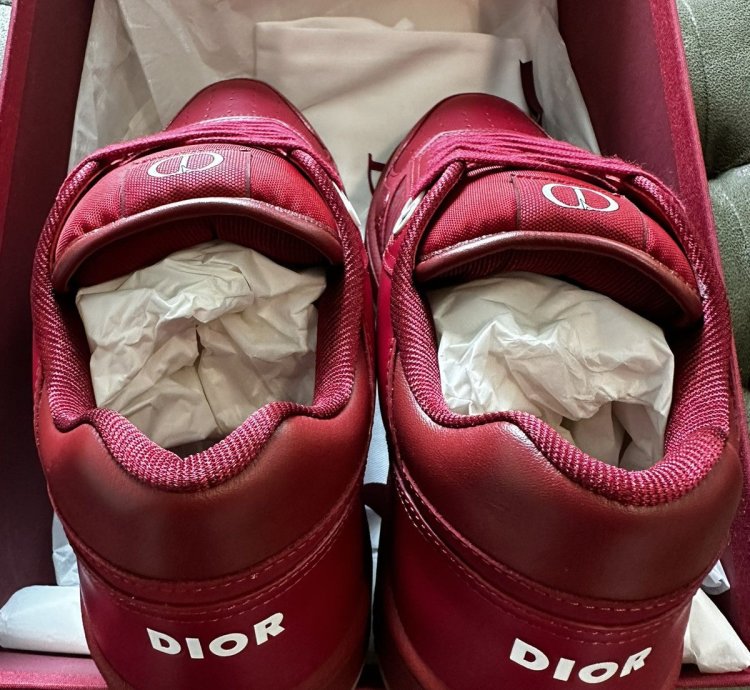 B27 World Tour Red