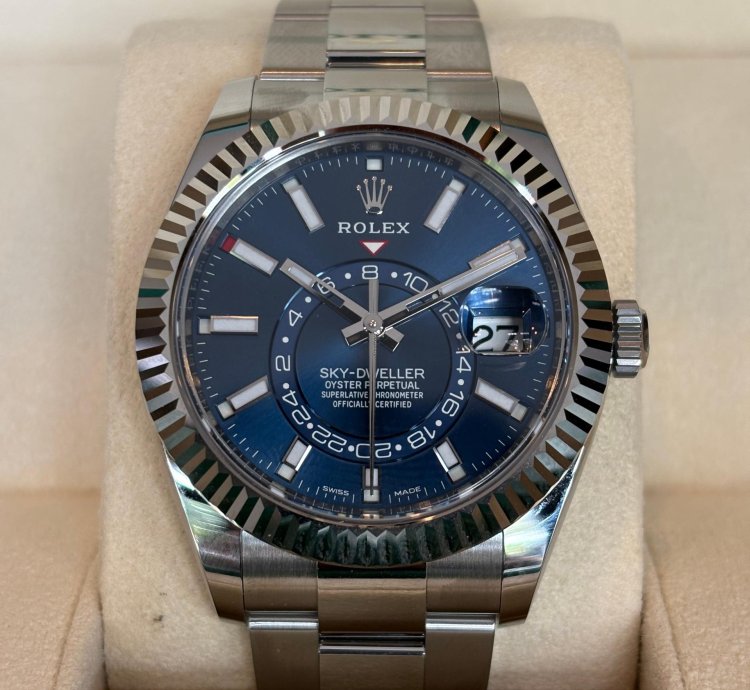 Rolex Sky-dweller Blue New Unworn Year 2021 Full Set With Original Receipt