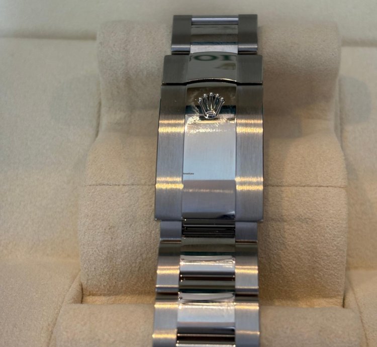 Rolex Sky-dweller Blue New Unworn Year 2021 Full Set With Original Receipt