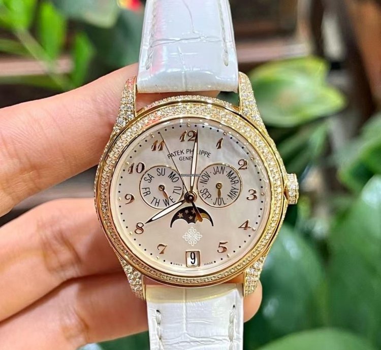 Patek Philippe Annual Calendar 4937r-001
