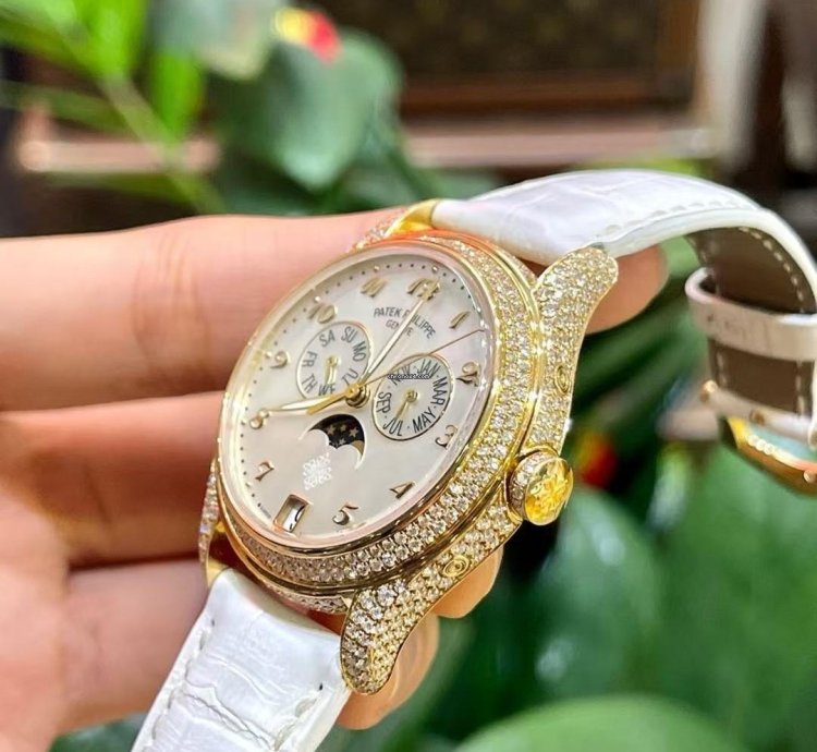 Patek Philippe Annual Calendar 4937r-001