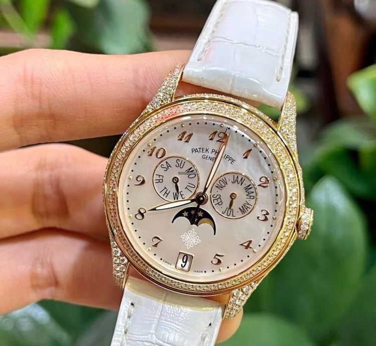 Patek Philippe Annual Calendar 4937r-001