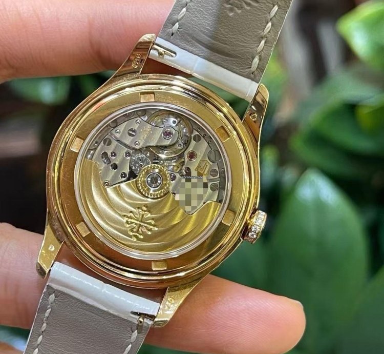 Patek Philippe Annual Calendar 4937r-001