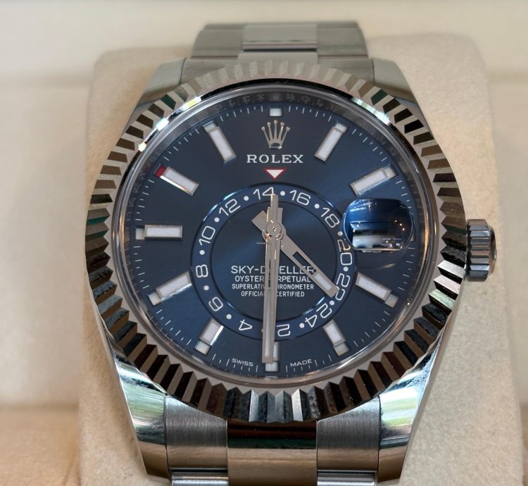Rolex Sky-dweller Blue New Unworn Year 2021 Full Set With Original Receipt