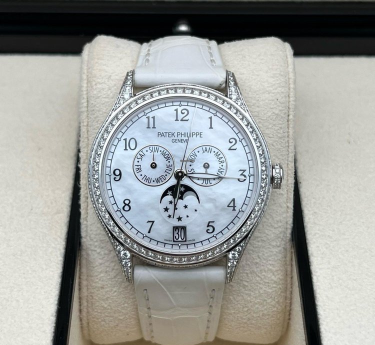Patek Philippe Annual Calendar 4948g-010
