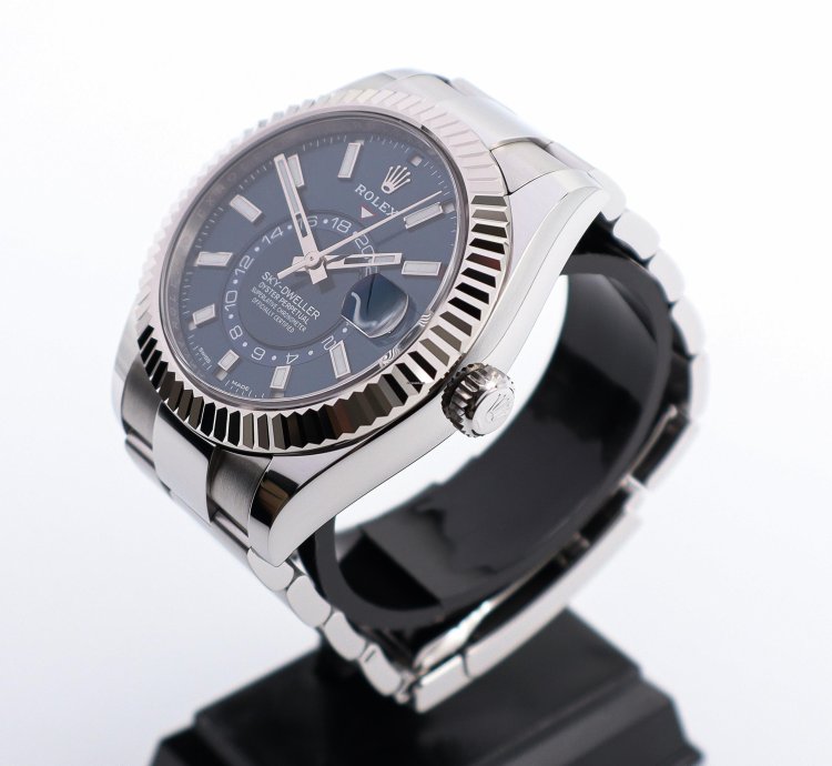Rolex Sky-dweller Bright Blue New Unworn Year 2017 Full Set With Original Receipt