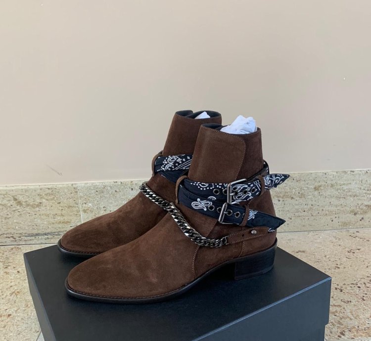 Bandana Chain Boots In Chocolate