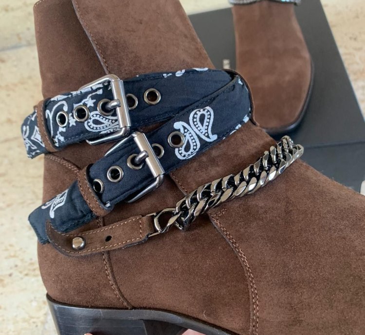 Bandana Chain Boots In Chocolate