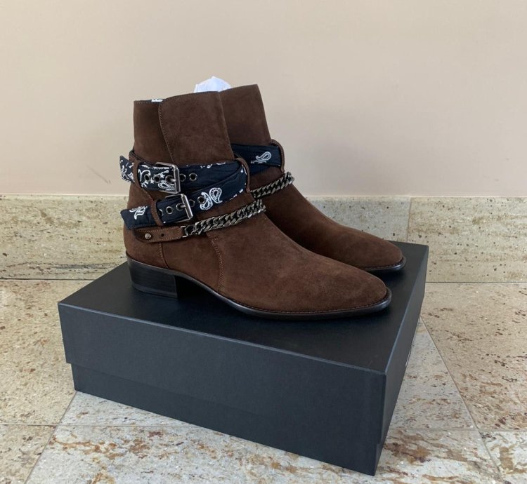 Bandana Chain Boots In Chocolate
