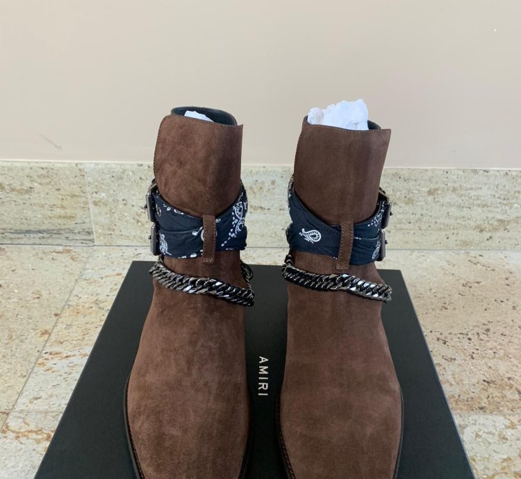 Bandana Chain Boots In Chocolate