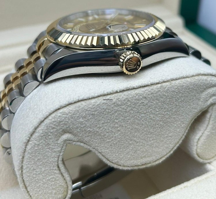 Rolex Sky-dweller Champagne Dial 326933 Jubilee Bracelet New