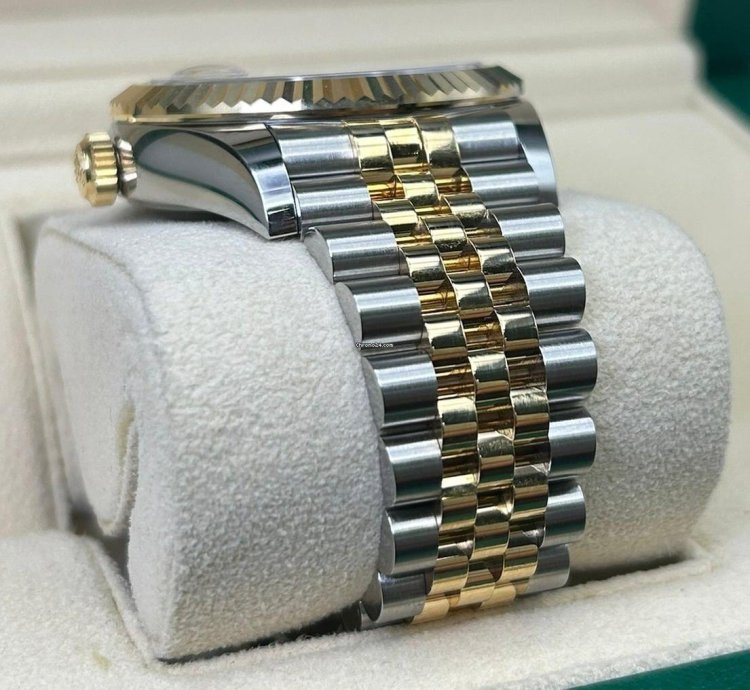 Rolex Sky-dweller Champagne Dial 326933 Jubilee Bracelet New