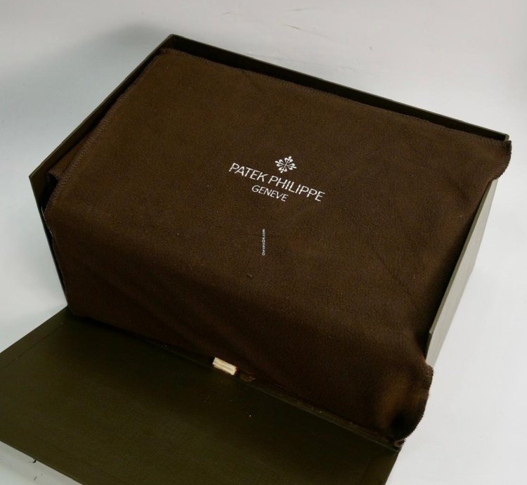 Patek Philippe Annual Calendar 5146 1j-001 Moonphase Ivory Dial Yellow Gold 39mm