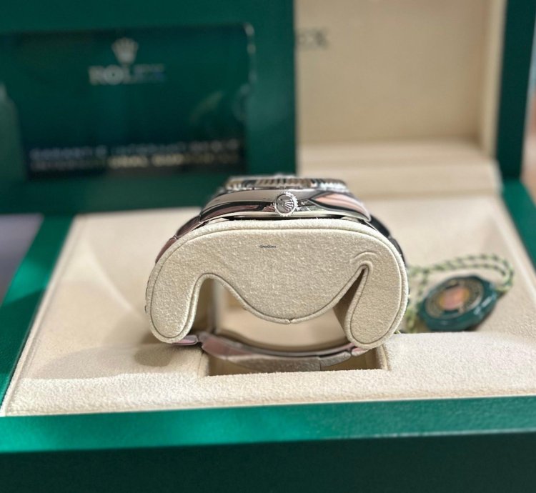 Rolex Sky-dweller Complete Mint Green Sky-dweller 42 Mm On Oyster Ref 336934