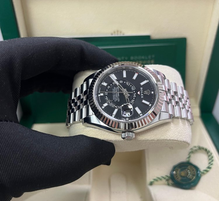 Rolex Sky-dweller Fluted Bezel Black Index Dial Jubilee Bracelet 336934