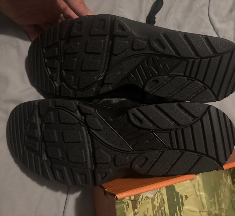 Corteiz Nike Air Huarache onyx