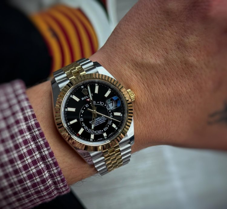 Rolex Sky-dweller Full Set - Sky Dweller 326933 Steel Gold Black Dial Jubilee 2023 42 Mm New Watch