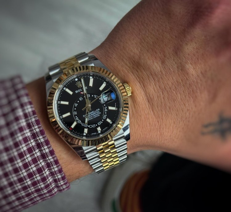 Rolex Sky-dweller Full Set - Sky Dweller 326933 Steel Gold Black Dial Jubilee 2023 42 Mm New Watch