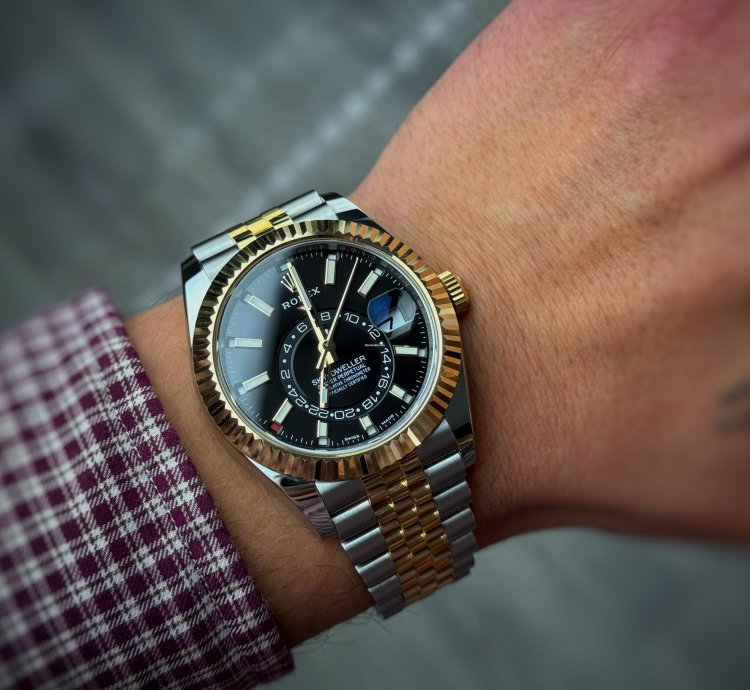 Rolex Sky-dweller Full Set - Sky Dweller 326933 Steel Gold Black Dial Jubilee 2023 42 Mm New Watch