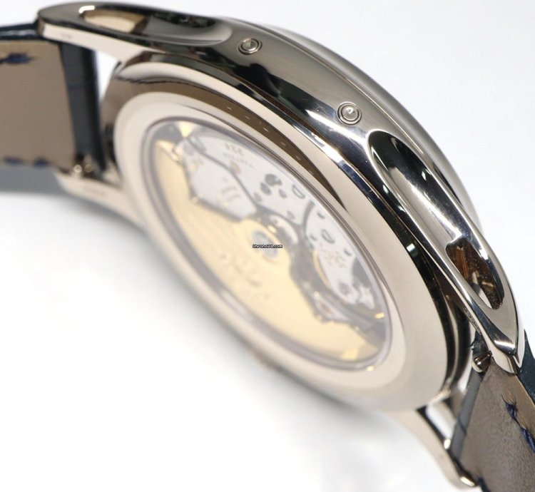 Patek Philippe Annual Calendar 5205g-0013 Automatic Very Good