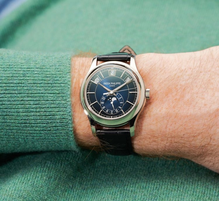 Patek Philippe Annual Calendar 5205g-013 2019 Box And Papers