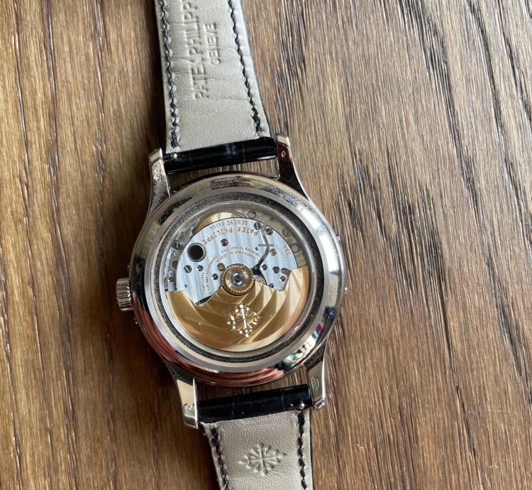 Patek Philippe Annual Calendar 5205g-013 Wei Gold