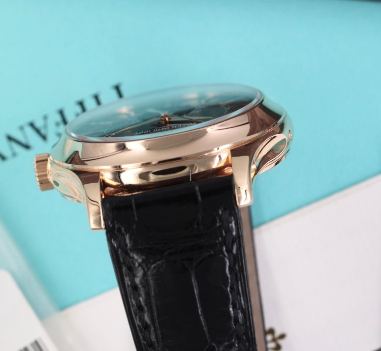 Patek Philippe Annual Calendar 5205r - Tiffany Co - Full Set - Very Rare - Excellent Condition