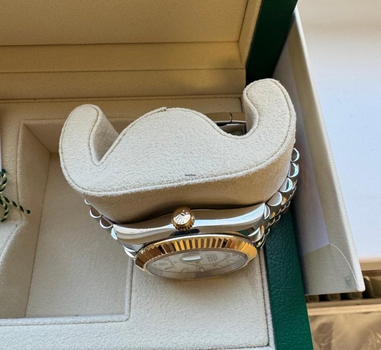 Rolex Sky-dweller Fullset Ungetragen 2024