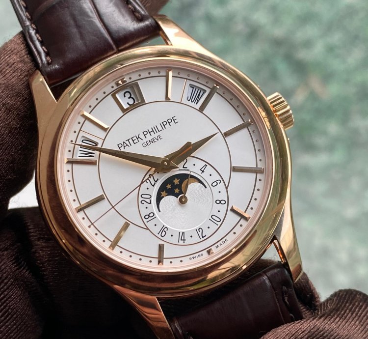 Patek Philippe Annual Calendar 5205r-001