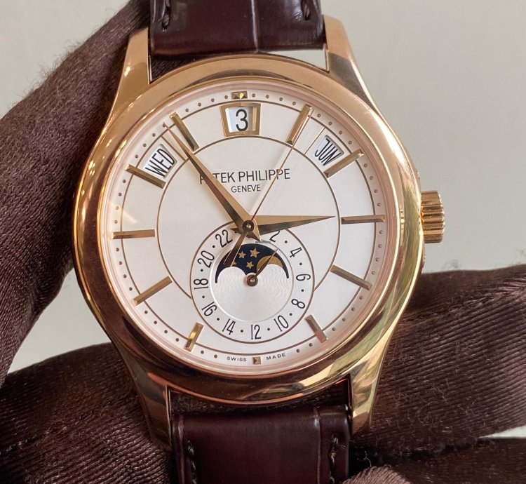Patek Philippe Annual Calendar 5205r-001