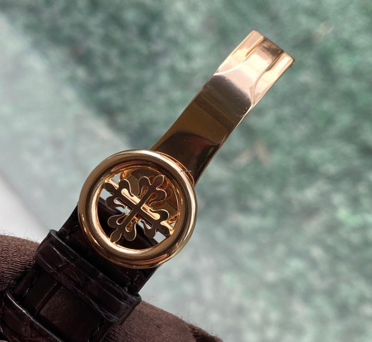 Patek Philippe Annual Calendar 5205r-001