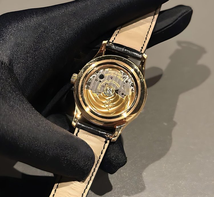 Patek Philippe Annual Calendar 5205r-010