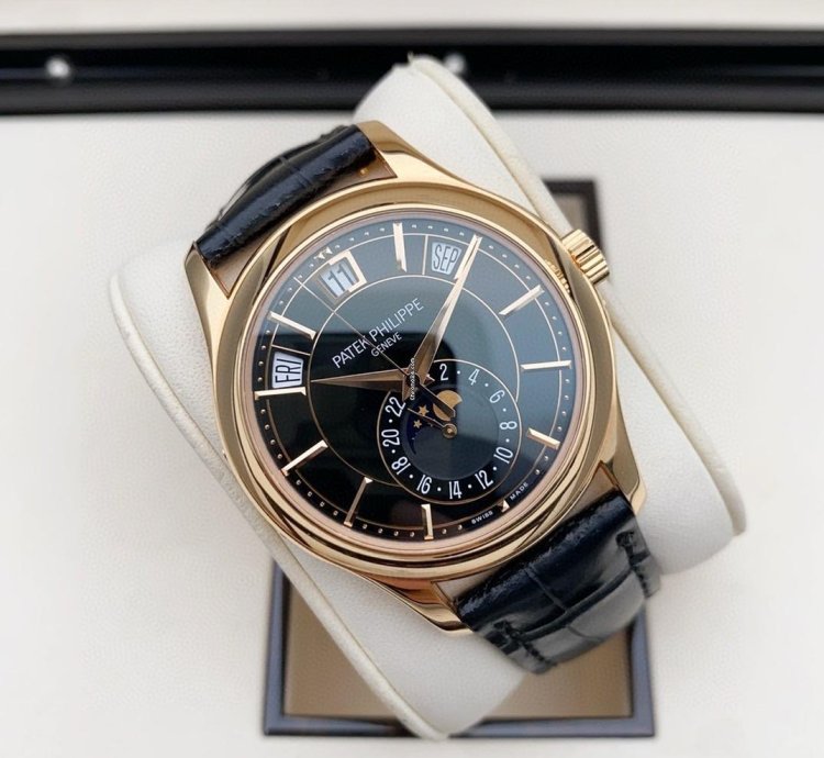 Patek Philippe Annual Calendar 5205r-010