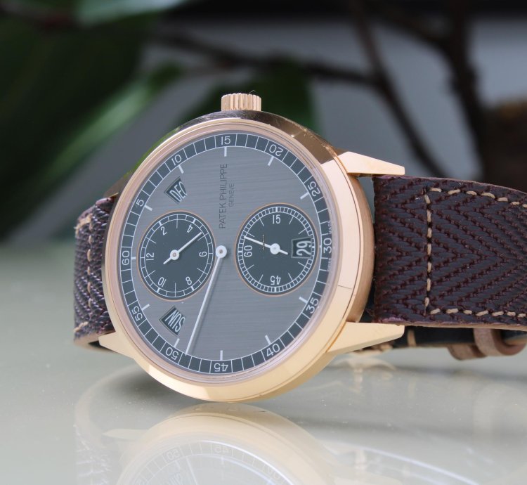 Patek Philippe Annual Calendar 5235 50r-001