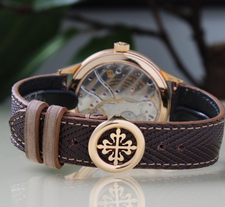 Patek Philippe Annual Calendar 5235 50r-001