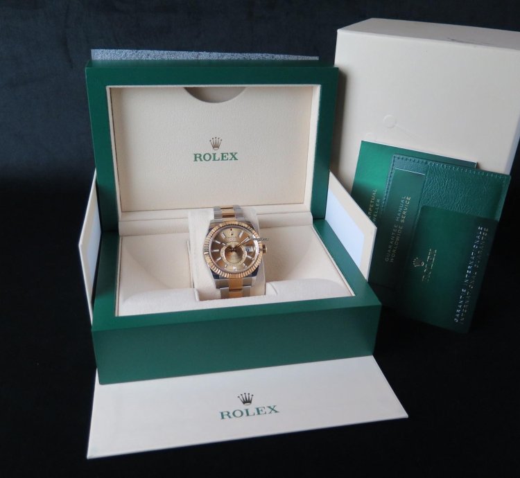 Rolex Sky-dweller Gold Steel Champagne Dial 336933 99 New