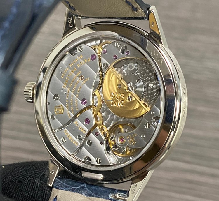 Patek Philippe Annual Calendar 5235g-001 White Gold Annual Calendar