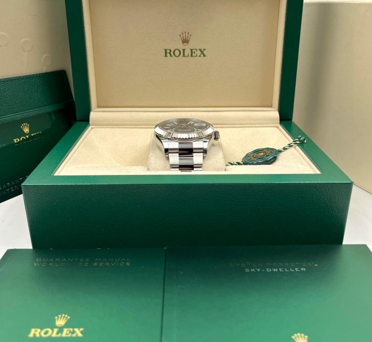 Rolex Sky-dweller Green Dial Oyster Bracelet 336934 Unworn 2025