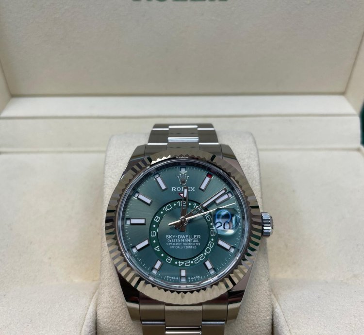 Rolex Sky-dweller Green Dial Oyster Unworn