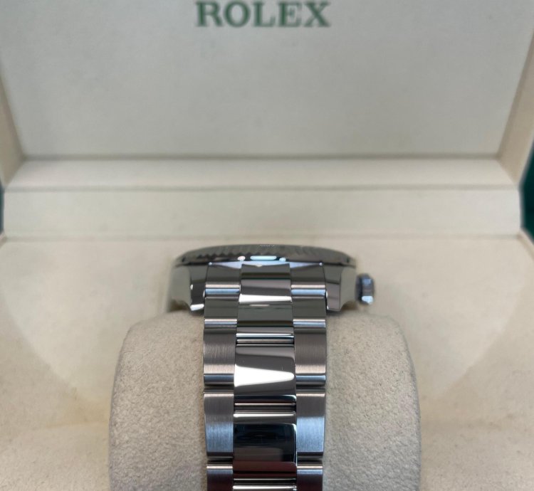 Rolex Sky-dweller Green Dial Oyster Unworn