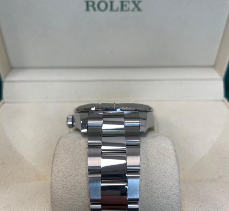 Rolex Sky-dweller Green Dial Oyster Unworn