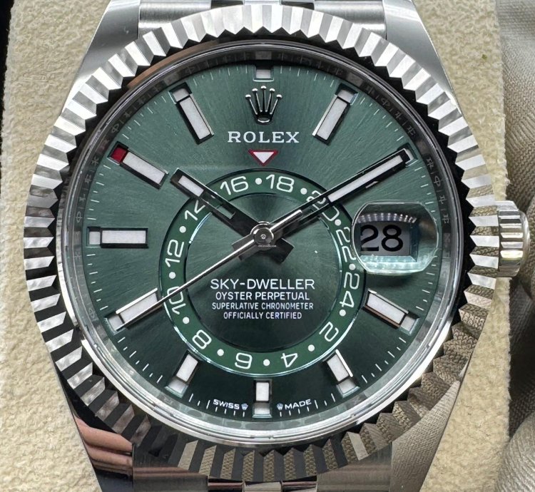Rolex Sky-dweller Green Dial Unworn