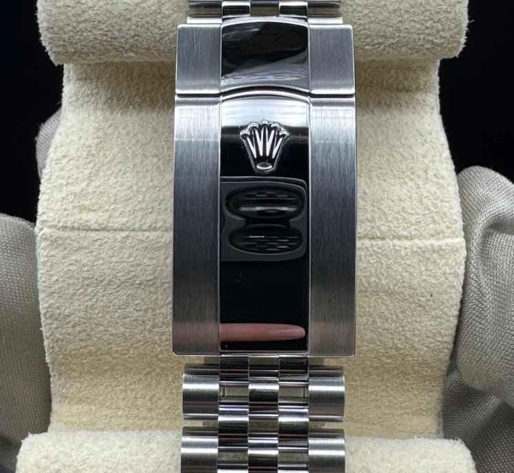 Rolex Sky-dweller Green Dial Unworn