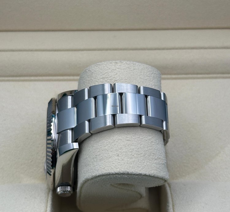 Rolex Sky-dweller Green Oyster