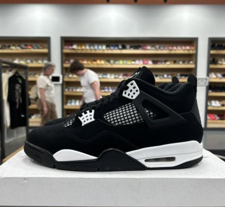Jordan 4 Retro White Thunder