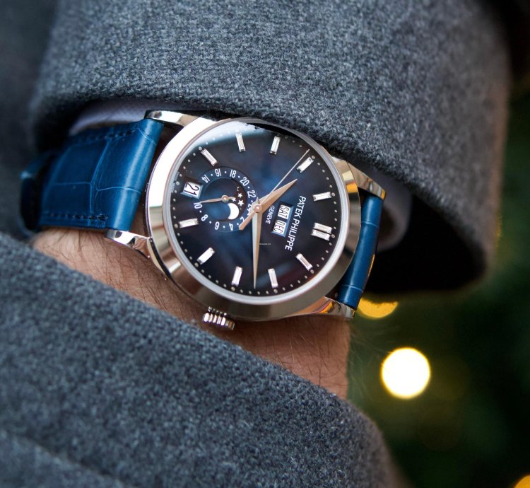 Patek Philippe Annual Calendar 5396g-017