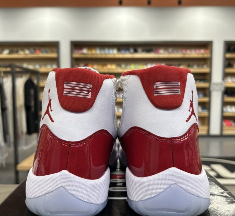 77579 Jordan 11 Retro Cherry 2023